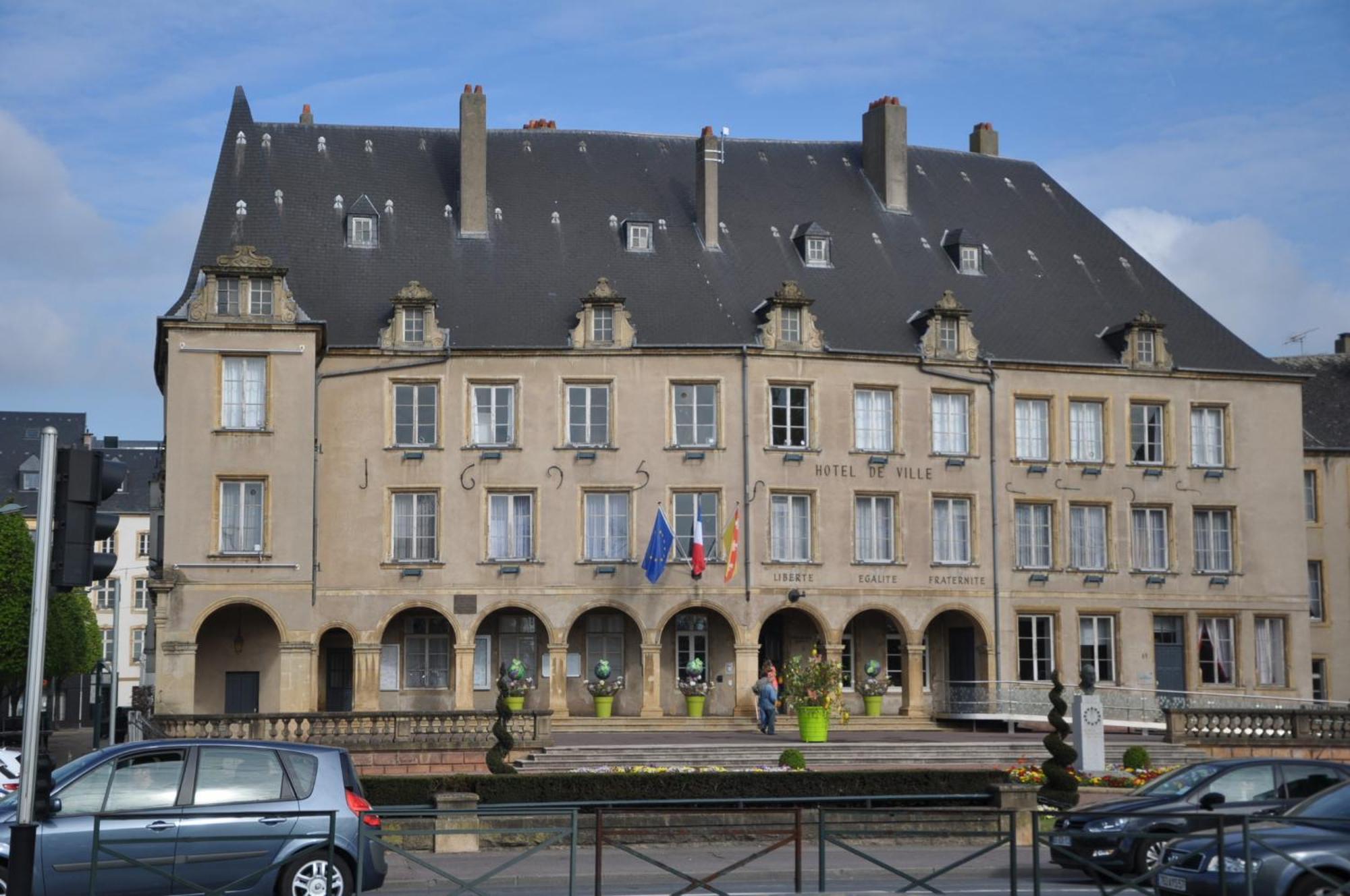 Appartement En Centre Pietonnier Proche De La Gare Thionville Exterior photo