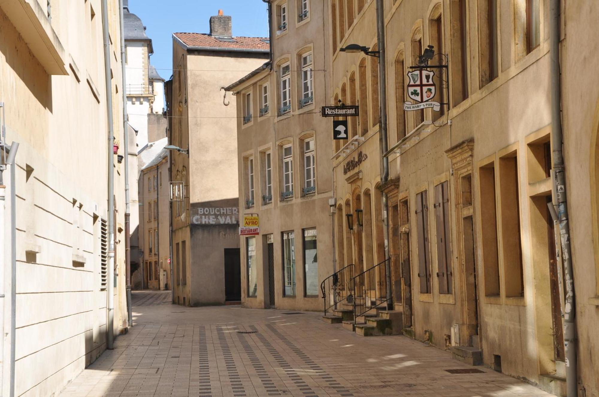 Appartement En Centre Pietonnier Proche De La Gare Thionville Exterior photo